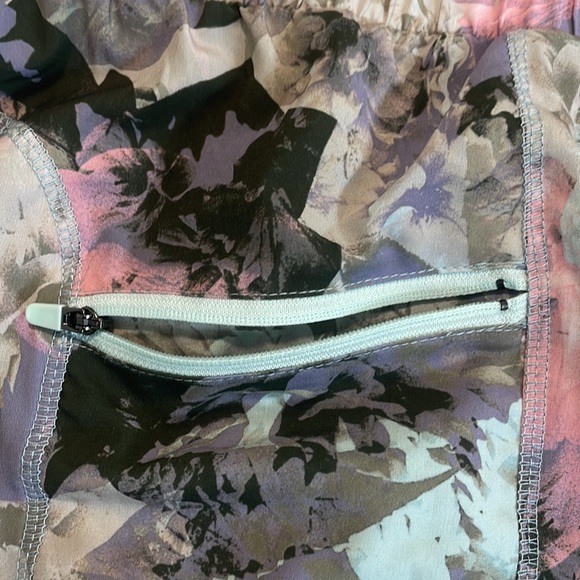 FABLETICS Secret Garden Maggie Athletic Shorts Size XL - Picture 8 of 15